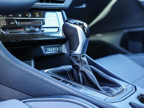 New 2026 Volkswagen Jetta SE image 36