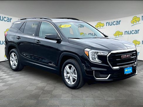 Used 2023 GMC Terrain SLE w/ Driver Convenience Package image 1