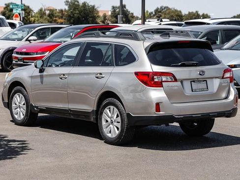 Used 2016 Subaru Outback 2.5i Premium AWD/4WD image 2