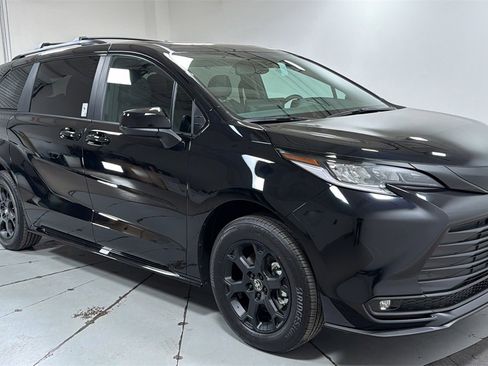 New 2026 Toyota Sienna XLE Woodland Edition image 3