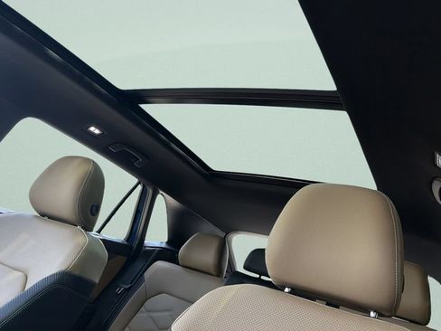 New 2026 Volkswagen Atlas Cross Sport SE FWD image 16