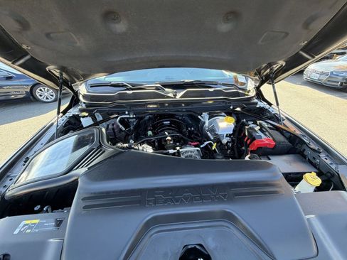 Used 2024 RAM 2500 Tradesman w/ Chrome Appearance Group image 27