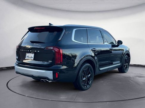 Used 2023 Kia Telluride S image 6