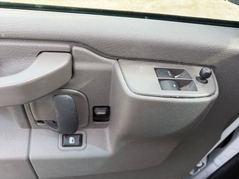 Used 2024 Chevrolet Express 2500 w/ Driver Convenience Package image 20