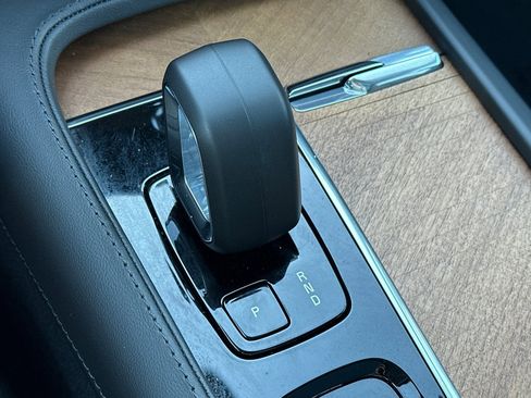 Used 2025 Volvo XC90 T8 Core w/ Protection Package Premier image 25