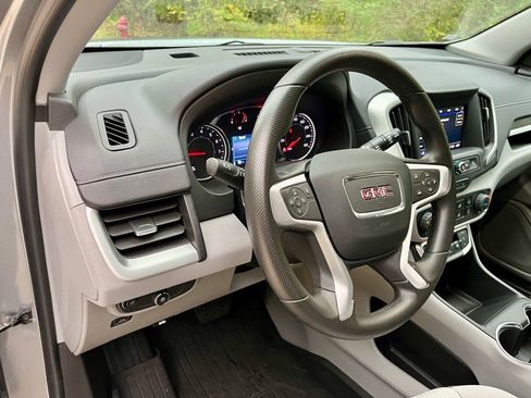 Used 2023 GMC Terrain SLE w/ LPO, Floor Liner Package image 9