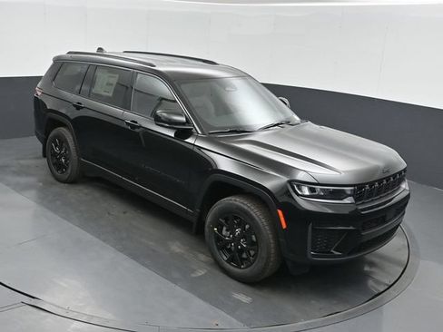 New 2026 Jeep Grand Cherokee L 4WD image 32