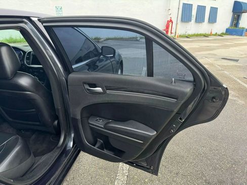 Used 2017 Chrysler 300 Limited w/ Driver Convenience Group image 21