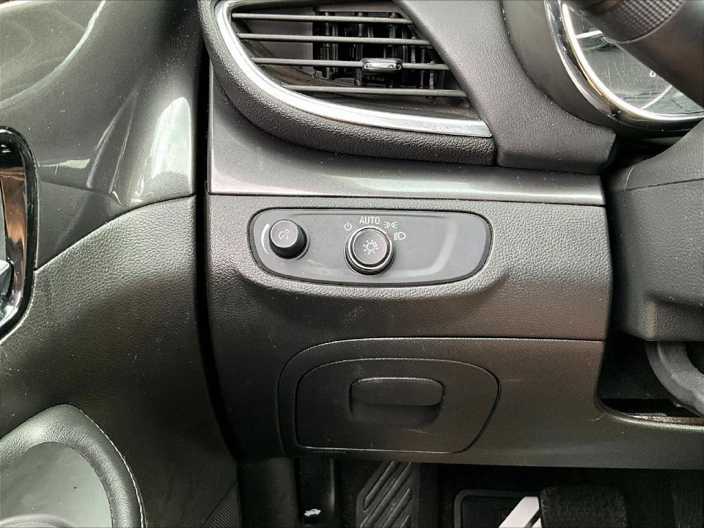 Used 2019 Buick Encore Preferred FWD image 16