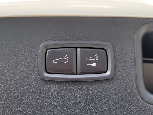 Used 2026 Porsche Macan AWD/4WD image 33