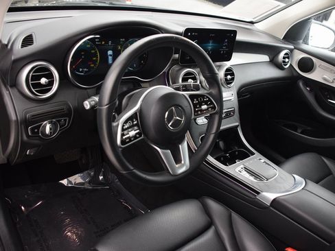 Certified 2022 Mercedes-Benz GLC 300 image 19