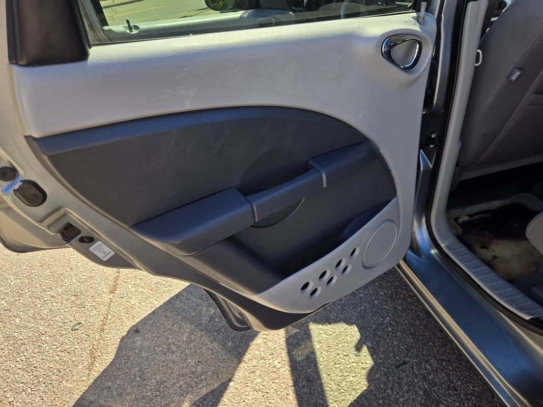 Used 2009 Chrysler PT Cruiser Touring FWD image 20