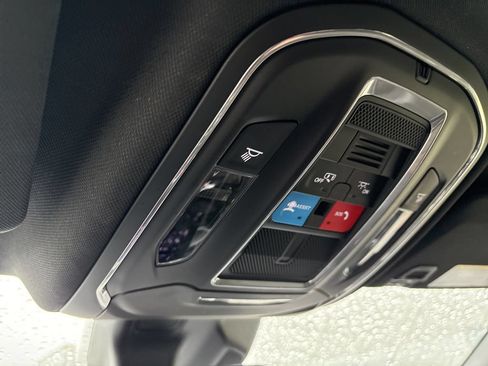 Used 2025 Jeep Grand Cherokee Laredo AWD/4WD image 20