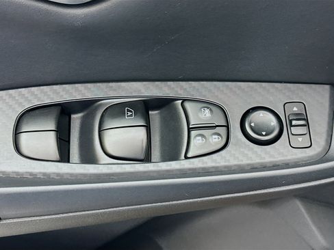 Used 2025 Nissan Sentra SV image 15