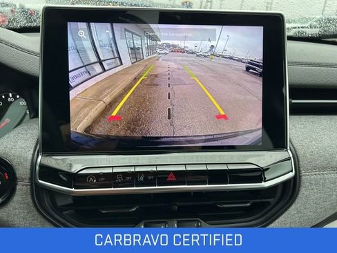 Used 2023 Jeep Compass Latitude image 5