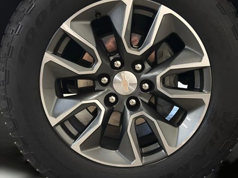 Certified 2024 Chevrolet Silverado 1500 LT image 10