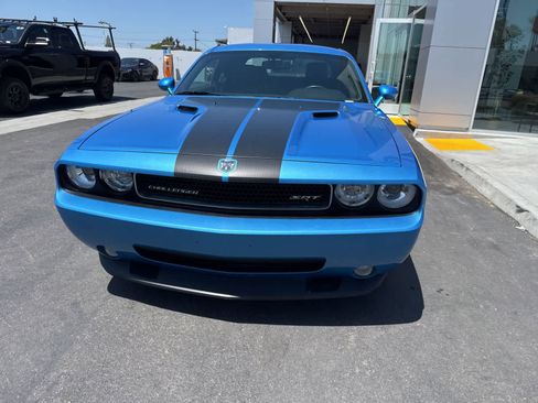 Used 2009 Dodge Challenger SRT8 w/ SRT Option Group II RWD image 4