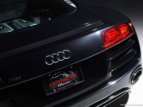Used 2010 Audi R8 V10 image 9