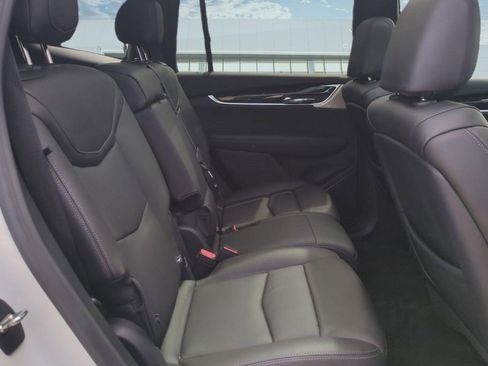 Certified 2023 Cadillac XT6 Premium Luxury FWD image 18