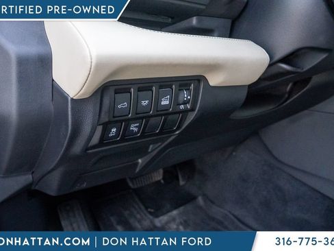 Used 2022 Subaru Ascent Limited AWD/4WD image 16