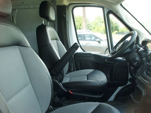 Used 2023 RAM ProMaster 3500 FWD image 4