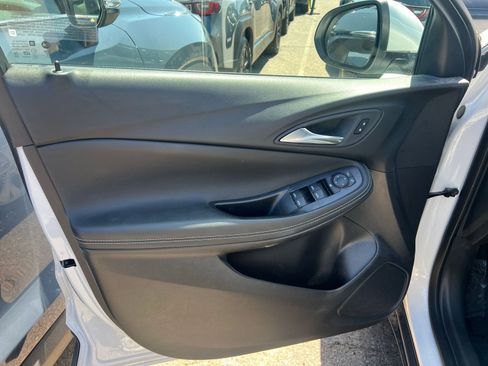 Used 2025 Buick Encore GX Preferred FWD image 18
