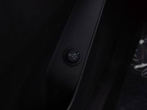 Used 2022 Chevrolet Equinox RS image 42