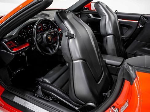 Used 2022 Porsche 911 Carrera image 27