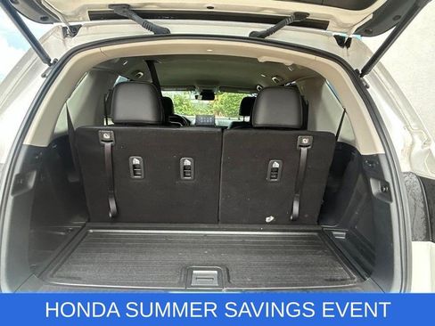 Used 2025 Honda Pilot EX-L image 10