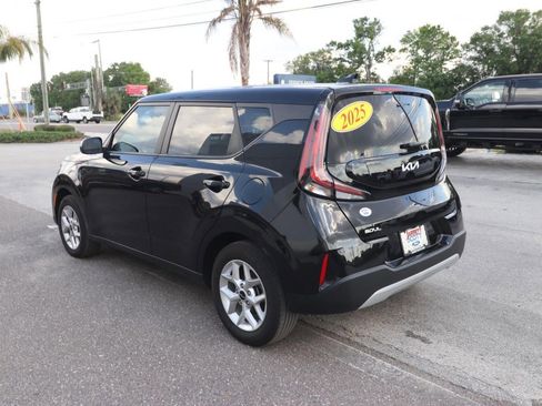 Used 2025 Kia Soul LX w/ LX Technology Package image 8