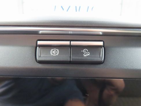 Used 2025 Ford F250 Platinum w/ Platinum Plus Package image 69