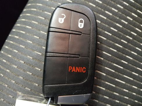 Used 2020 Dodge Journey SE w/ SE Popular Equipment Group image 32