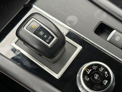 Used 2024 Mitsubishi Outlander SE image 25