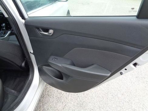 Used 2022 Hyundai Accent SEL FWD image 13