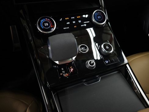 Used 2023 Land Rover Range Rover Sport SE image 36