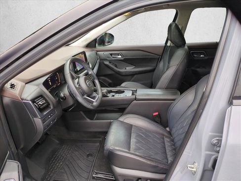 Used 2021 Nissan Rogue Platinum FWD image 17