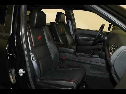 Used 2025 Dodge Durango GT image 35