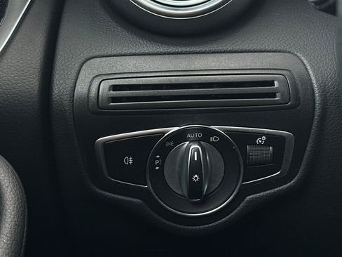 Used 2022 Mercedes-Benz GLC 300 image 31