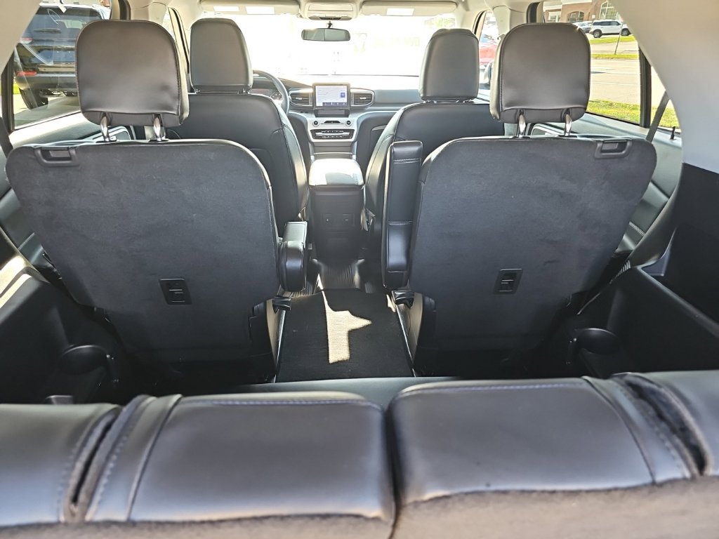 Used 2024 Ford Explorer XLT w/ Equipment Group 202A AWD/4WD image 24