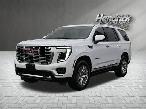 Used 2025 GMC Yukon Denali w/ Sun & Power Step Package image 8