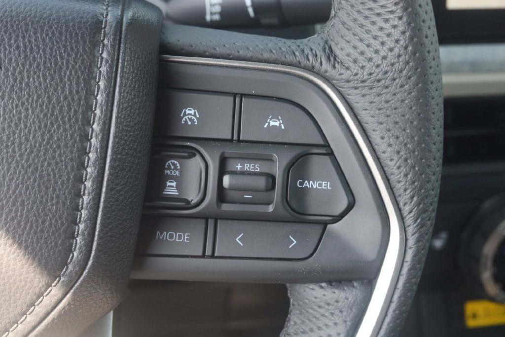 Used 2025 Toyota Tacoma 4x4 Double Cab Hybrid image 12