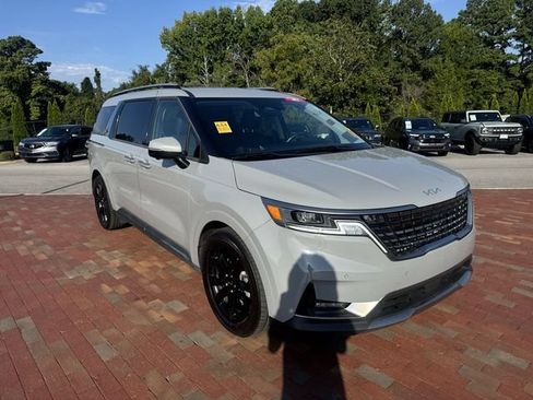 Used 2024 Kia Carnival SX FWD image 19