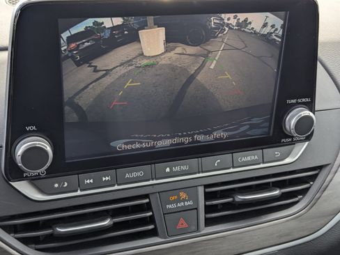 Used 2023 Nissan Altima 2.5 SV image 11