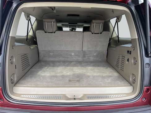 Used 2020 Chevrolet Suburban LT RWD image 35