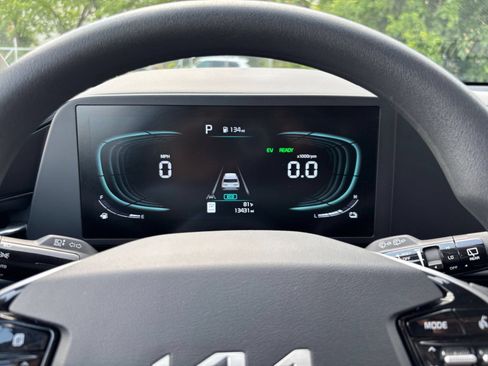 Used 2026 Kia Niro LX FWD image 33