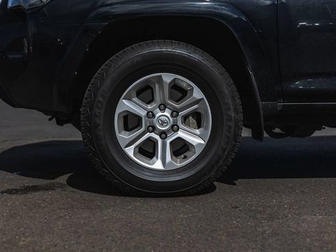 Used 2024 Toyota 4Runner SR5 Premium w/ Moonroof Package AWD/4WD image 11