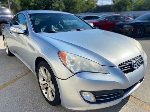 Used 2012 Hyundai Genesis 3.8 RWD image 7