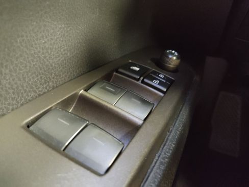 Used 2022 Toyota Camry SE w/ Carpet Mat Package (TMS) image 27