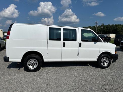 Used 2020 GMC Savana 2500 w/ Driver Convenience Package RWD image 6