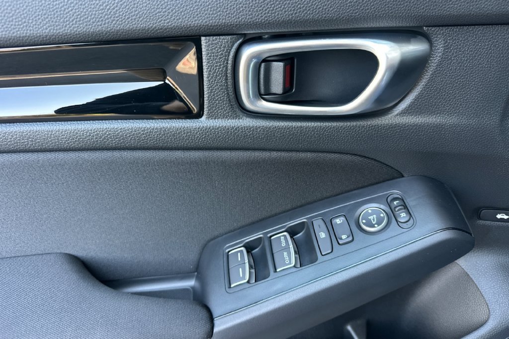 Used 2026 Honda Civic FWD Hybrid Sedan image 5